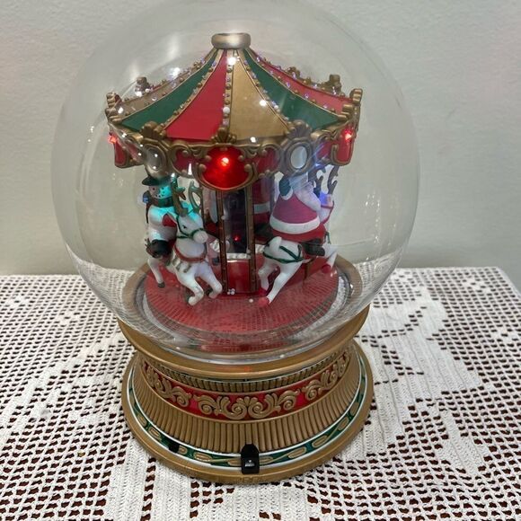 2006’ Circa🎄 Christmas musical melody globe🎄Christmas decorations🎄Carousel - Picture 7 of 11